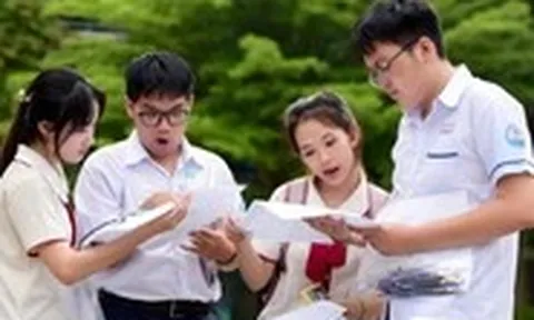 Đề thi tốt nghiệp THPT 2025 chỉ in trên 1 tờ giấy, nhiều môn thi tổ chức cùng lúc trong một phòng