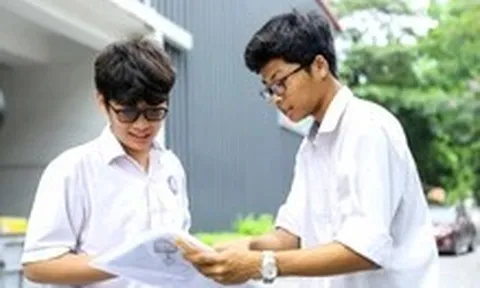 Điểm chuẩn vào lớp 10 ở Hà Nội: Căng như dây đàn