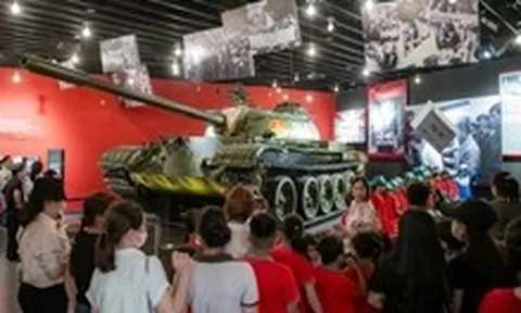 Các đối tượng được miễn, giảm phí tham quan Bảo tàng Lịch sử quân sự Việt Nam