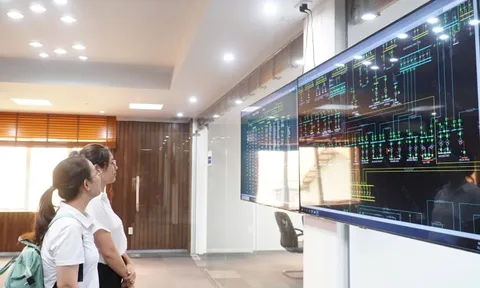Có ngày cao điểm, nhu cầu điện tăng cao bằng công suất hai nhà máy thủy điện lớn cộng lại