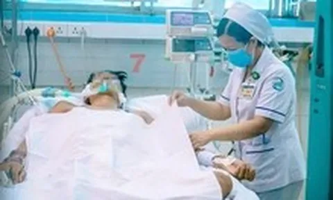 Sốt xuất huyết không còn là bệnh của trẻ em