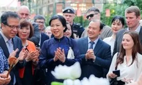 Văn hóa gắn kết con người, xóa nhòa biên giới