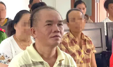 Đâm, chém vợ cũ bằng 2 con dao, bị tuyên phạt 11 năm tù