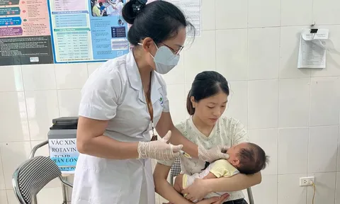 Trẻ 2-5 tháng tuổi cả nước được uống miễn phí vắc xin đắt tiền phòng bệnh do vi rút rota