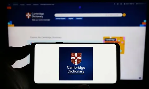 'Skibidi', 'delulu' và nhiều từ lóng TikTok được thêm vào từ điển Cambridge