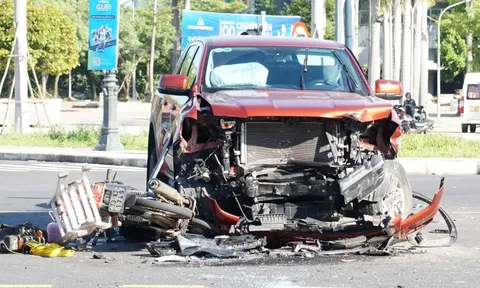 Tai nạn liên hoàn giữa ngã tư trung tâm Đà Nẵng, hiện trường có 1 xe máy, 4 ô tô