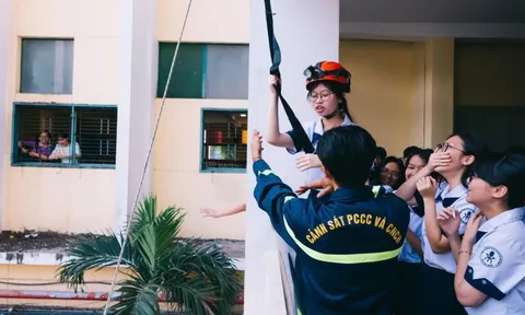 16 trường ở TP.HCM thí điểm giờ ra chơi không điện thoại