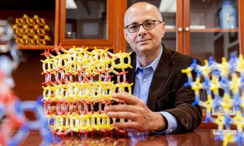 Quan điểm giáo dục của nhà hóa học đoạt giải Nobel 2025 Omar Yaghi