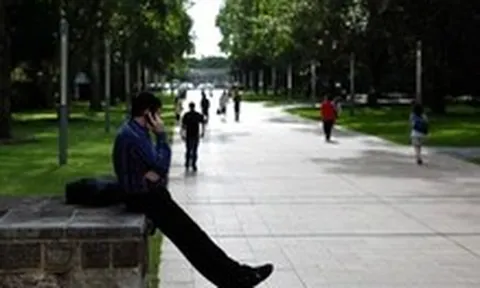 Đại học hàng đầu Úc điều tra khiếu nại giảng viên dùng AI chấm bài