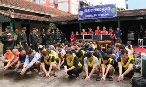 Cô gái Việt cầm đầu đường dây lừa đảo hơn 300 tỉ đồng ở Campuchia