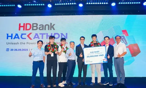 Sinh viên phát triển giải pháp trợ lý tài chính bằng AI