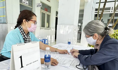 Già hóa dân số nhanh, TP.HCM khuyến khích mở cơ sở chăm sóc bán trú sáng đi - chiều về