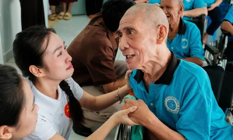 'Thanh âm sẻ chia' khó quên của Đội tình nguyện viên nghệ sĩ TP.HCM