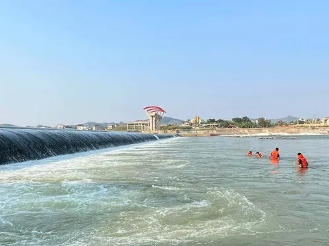 Hai anh em đuối nước khi tắm sông ở Nghệ An