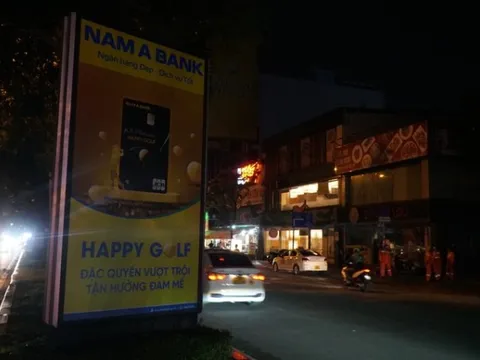 Đồng loạt cắt giảm quảng cáo, chiếu sáng công cộng tại TPHCM để 'dồn' điện cho sản xuất, sinh hoạt