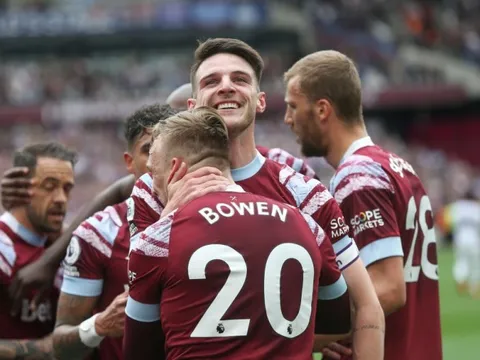 Thua ngược 1-3 trước West Ham, Leeds gia tăng nguy cơ xuống hạng