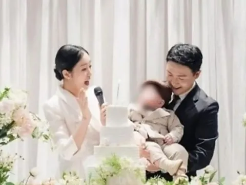 Con trai một tuổi của diễn viên và cầu thủ nổi tiếng qua đời