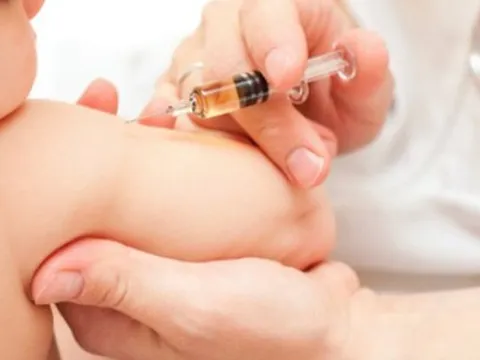 Yêu cầu xác minh sự cố tiêm vaccine hết hạn tại Thanh Hoá
