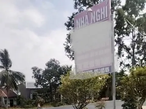 Nữ phó chánh văn phòng sở bị phát hiện ở chung phòng nhà nghỉ với chồng người khác