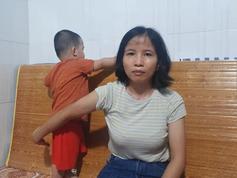 Cô giáo mầm non tát trẻ 31 cái trong giờ ăn