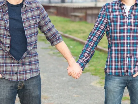 Quan hệ đồng giới với nhiều người, thanh niên 'dính' cả HIV và giang mai ác tính