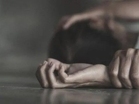 Thiếu nữ say xỉn bị cưỡng hiếp khi ngủ tại quán karaoke