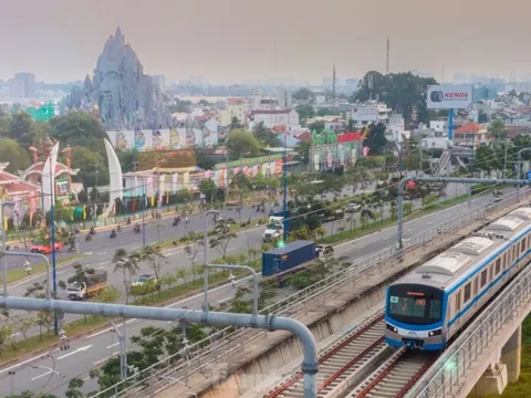 Tái hiện Metro Bến Thành - Suối Tiên bằng trái cây đặc sản