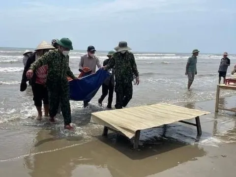 Tìm thấy thi thể hai anh em mất tích trên biển ở Hà Tĩnh