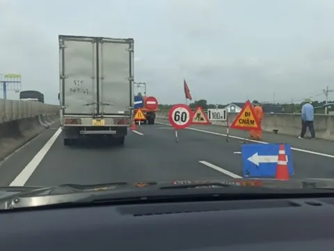 Cao tốc TPHCM – Trung Lương kẹt xe hơn 5km