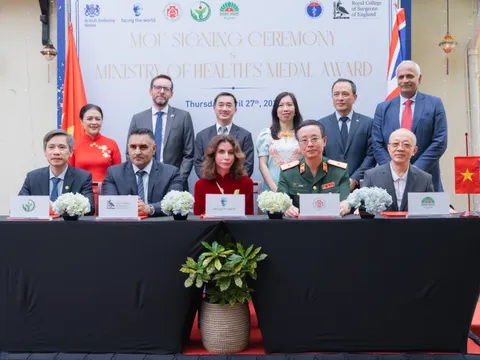 Khoa Tai Mũi Họng và Phẫu thuật đầu cổ (BVĐK Hồng Ngọc) được công nhận đạt tiêu chuẩn toàn cầu