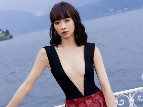 Tống Thiến mặc xẻ sâu