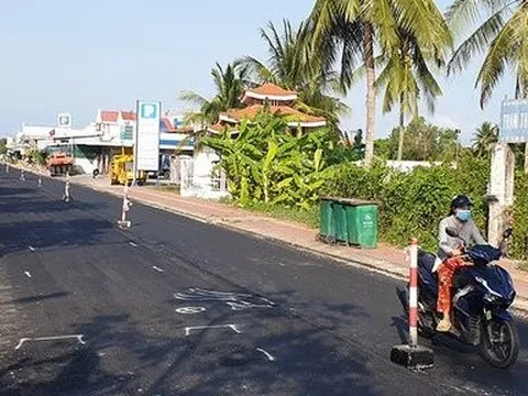 Người đàn ông bị xe lu tông tử vong