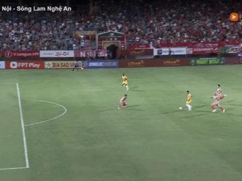 Cận cảnh tình huống bắt việt vị khó hiểu của trọng tài trận CAHN vs SLNA