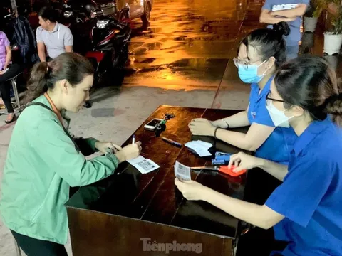 Bình Dương xuyên đêm làm thủ tục cấp căn cước và tích hợp định danh điện tử