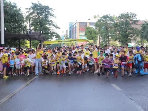 Gần 230 “runer nhí” chạy bộ Nhân ngày Quốc tế Thiếu nhi