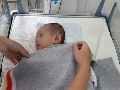Thông tin mới nhất về sức khỏe bé sơ sinh bị ‘cha dượng’ nghiện ma túy bạo hành