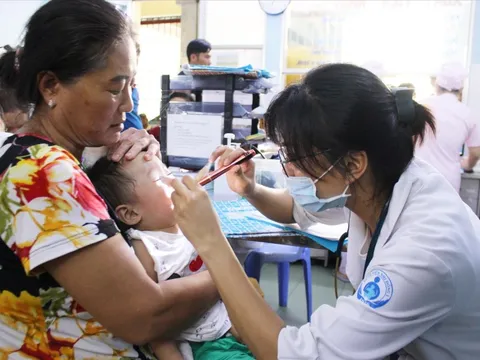 Bệnh tay chân miệng tăng, nhiều ca nặng