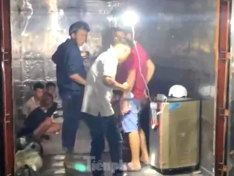 Bạn gái nhí bị tán tỉnh, thiếu niên huy động chiến hữu xử lý ‘tình địch’