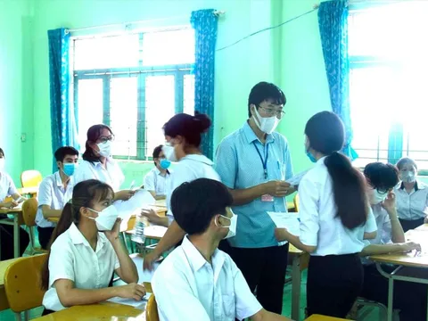 Hàng nghìn giáo viên chưa được nhận tiền coi thi năm 2022