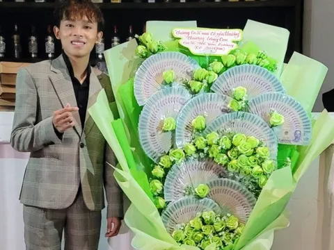 Hồ Văn Cường được fan tặng 120 triệu đồng