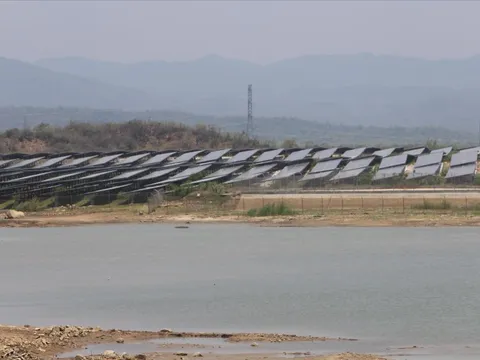 Méo mó dự án điện mặt trời - bài 2: 'Bóp nghẹt' hồ đập thủy lợi