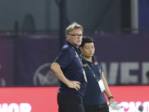 HLV Philippe Troussier công bố danh sách đội tuyển Việt Nam