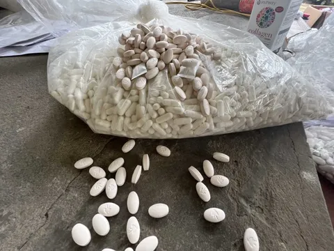 Phát hiện cơ sở sản xuất thực phẩm chức năng 'khủng' nghi giả tại Hà Nội