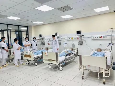 Hòa Bình: 6 người nguy kịch sau bữa ăn trứng cá sấu hỏa tiễn nhúng mẻ