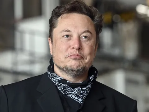 Elon Musk giành lại vị trí người giàu nhất thế giới