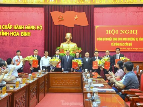 Ủy ban Thường vụ Quốc hội, Ban Bí thư phê chuẩn, chuẩn y nhân sự mới ở Hòa Bình