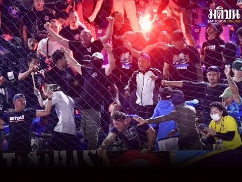 LĐBĐ Thái Lan bị phạt gần 2 tỷ đồng vì để CĐV đốt pháo sáng