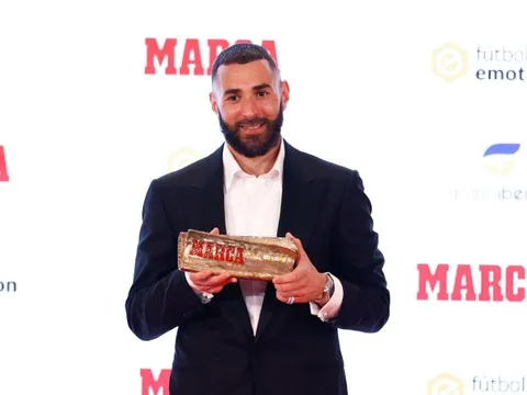 Benzema thay đổi 180 độ, quyết định ở lại Real Madrid