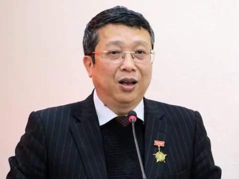 Ông Hoàng Trung giữ chức Thứ trưởng Bộ NN&PTNT