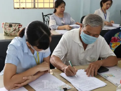 Người dân Bình Dương phấn khởi nhận tiền bồi thường dự án Vành đai 3